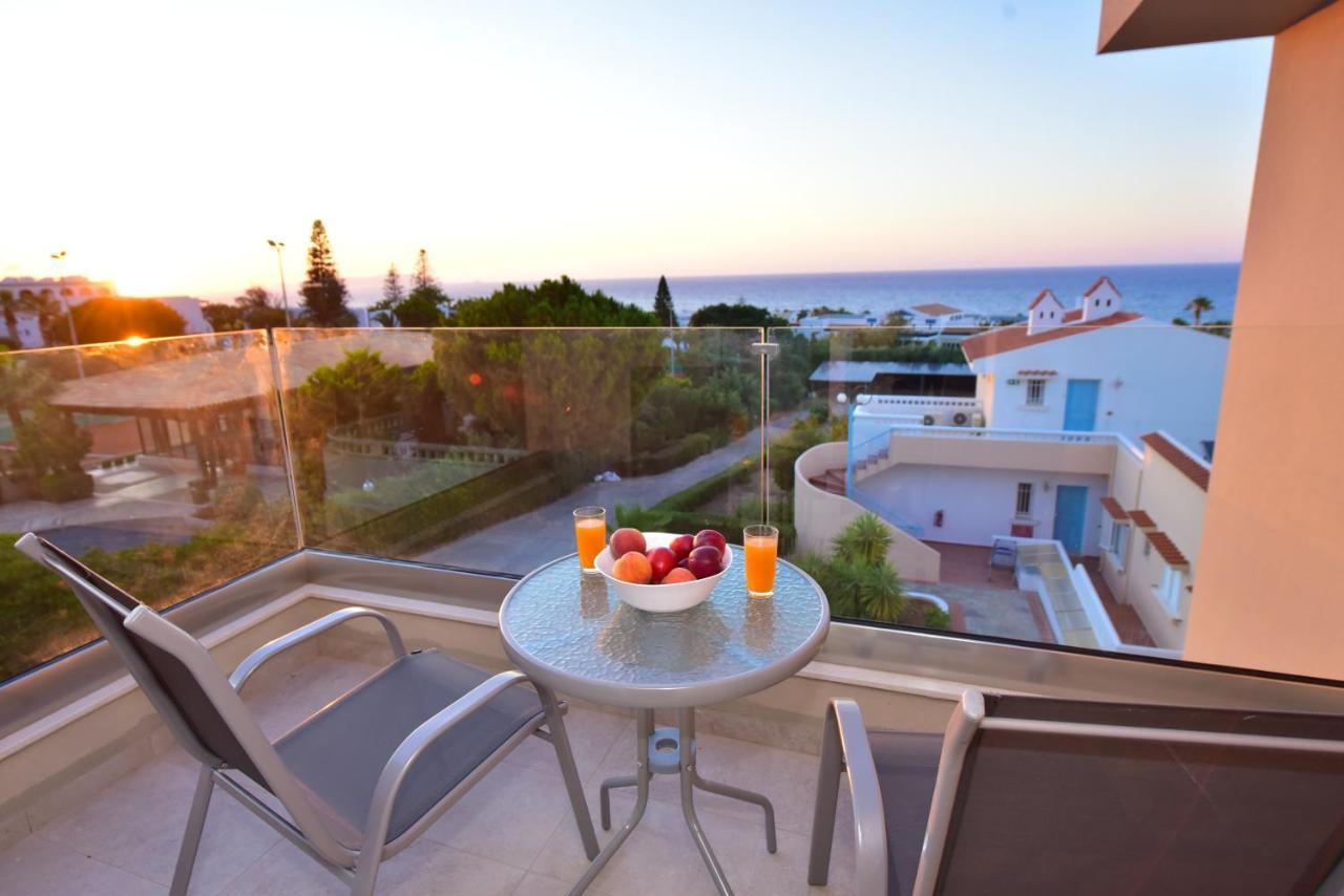 Golden Dream Apartments Аниссарас Экстерьер фото